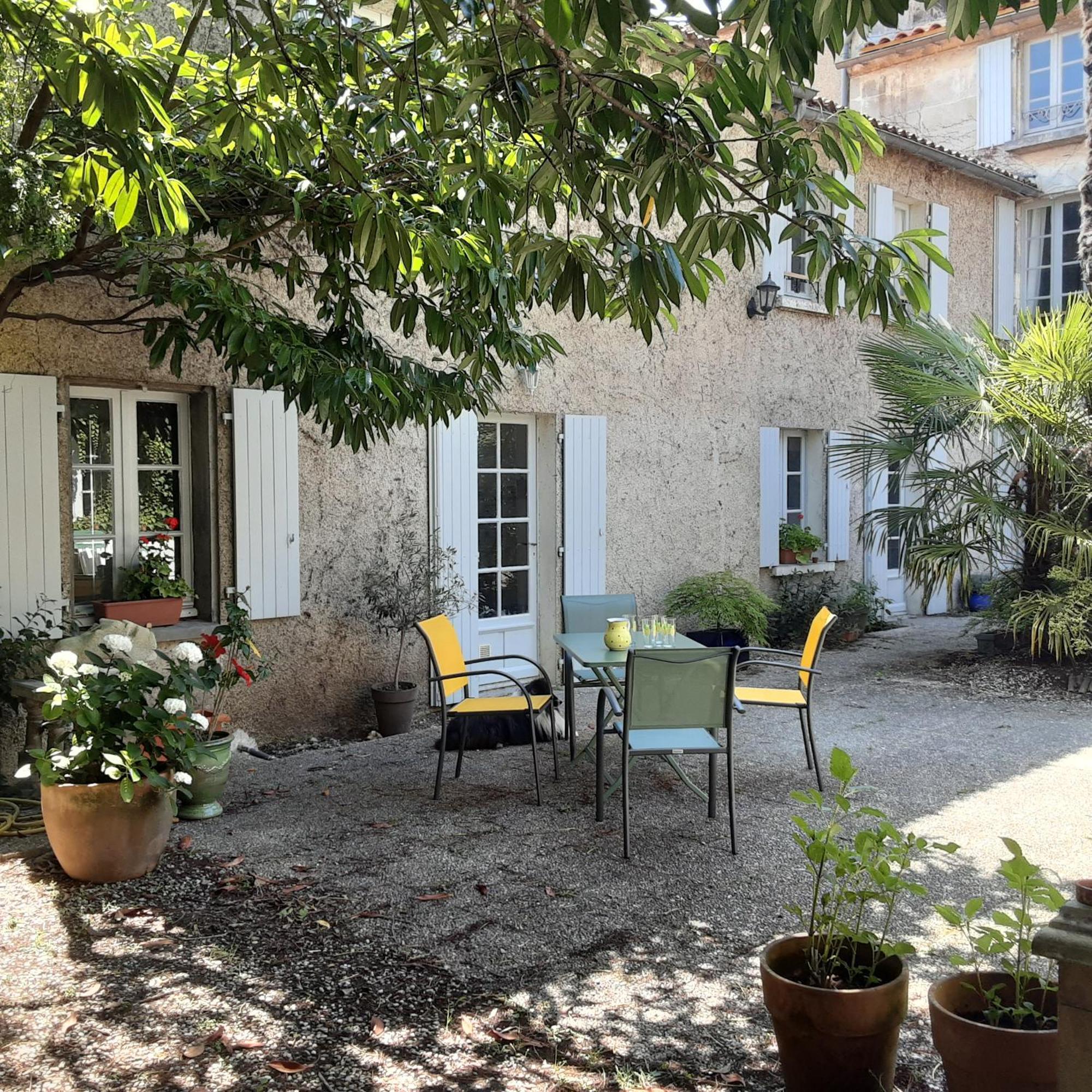 Annexe Du Pont De La Charente Apartment Chateauneuf-sur-Charente Exterior photo